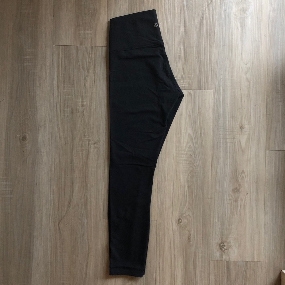 Black Lululemon leggings